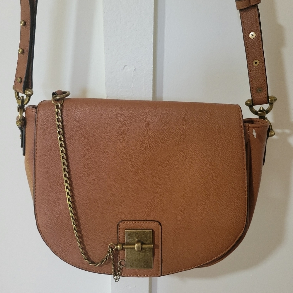 Steve Madden Elegant Tan Leather Shoulder Bag - Picture 2 of 13